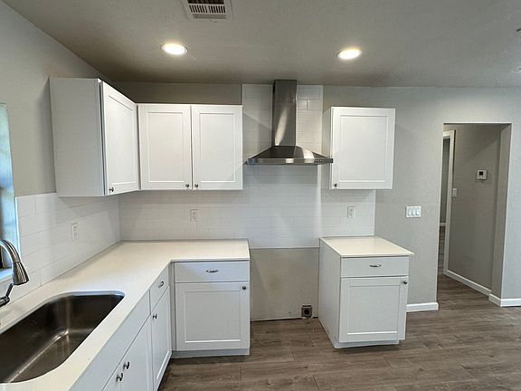 3rd image of 1825 Brighton Ave