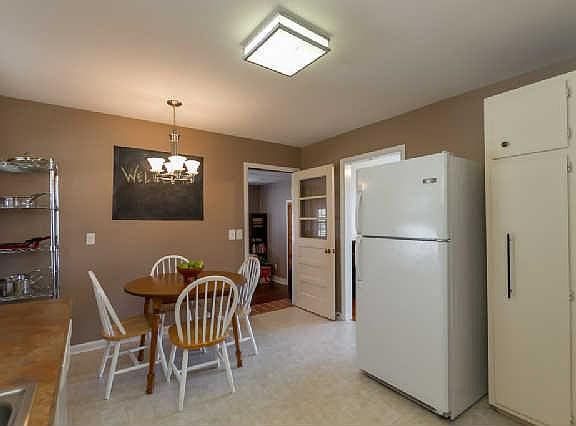 4th image of 2126 Crystal Dr