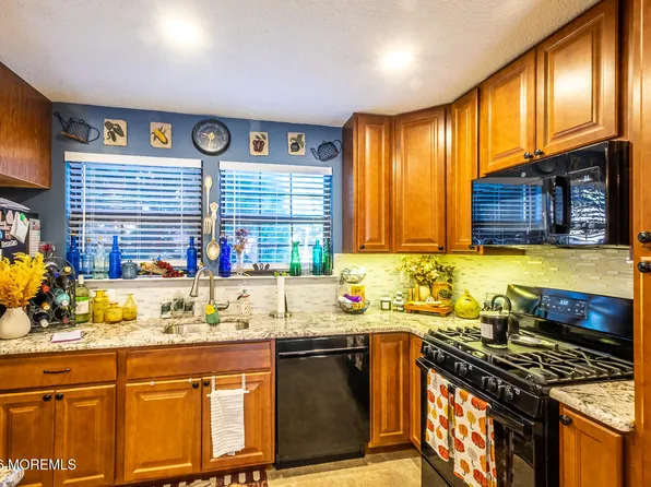 401 Daffodil Drive #401, Jackson, NJ 08527