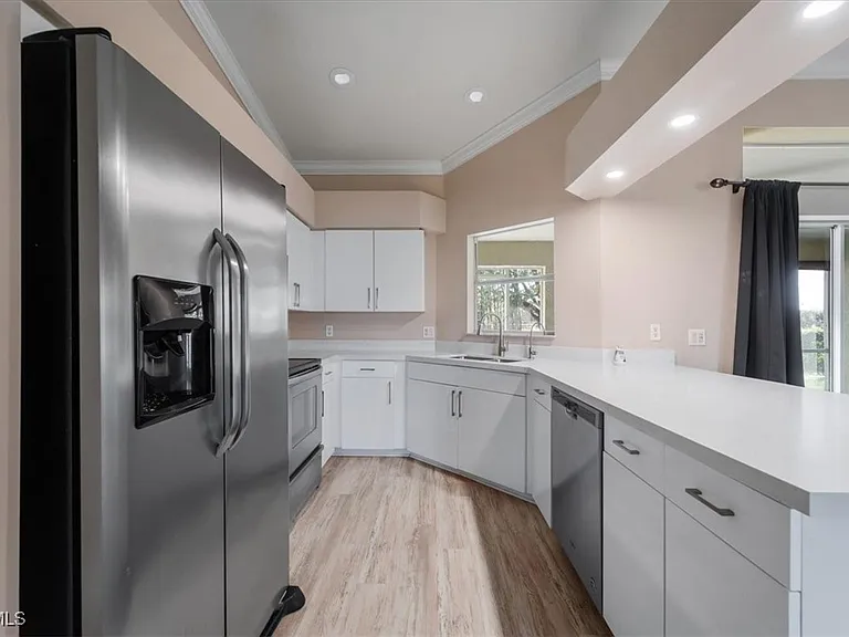 234 Pullman St — Photo 25