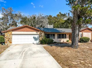 1029 Michelle Ct, Tavares, FL 32778