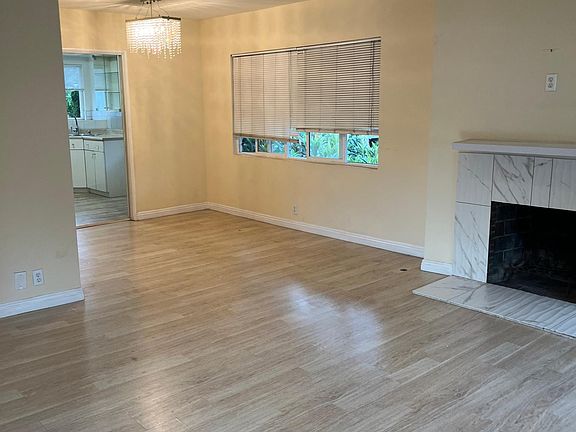 2nd image of 1742 N Mariposa Ave APT 4