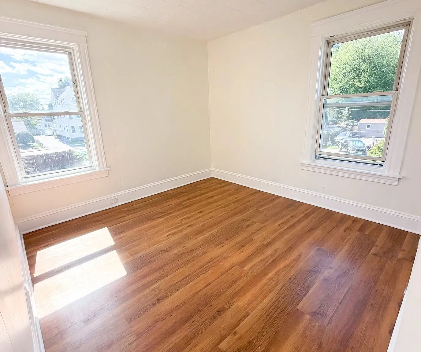 3 bed, 1144 sqft, $2,200 — Photo 2