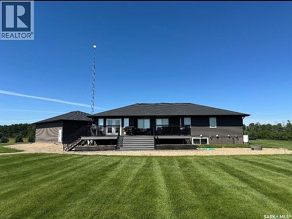 3rd image of Minty Acreage Rocanville Rocanville #151