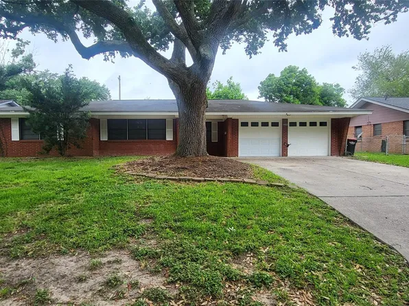 1902 Amy Dr, Baytown, TX 77520
