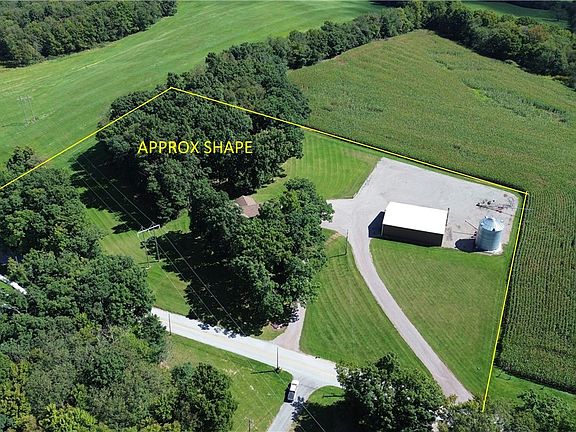 2nd image of 636 Beaver Dam Rd