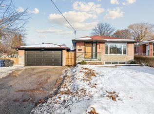 77 Peace Dr, Toronto, ON M1G 2V3