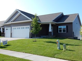 671 Oak Park Circle, Marion, IA 52302