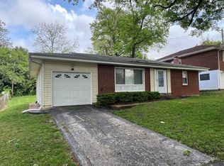 6911 Pine Ridge Dr, Saint Louis, MO 63121