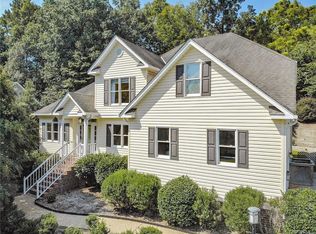 12606 Jolly Pl, Chester, VA 23831