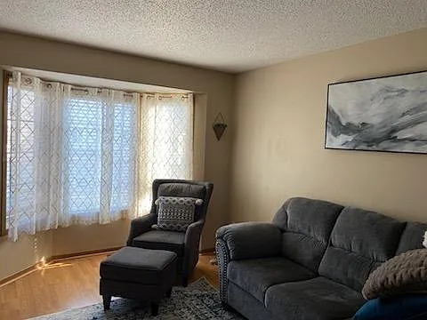 2951 Village Cir — Photo 2