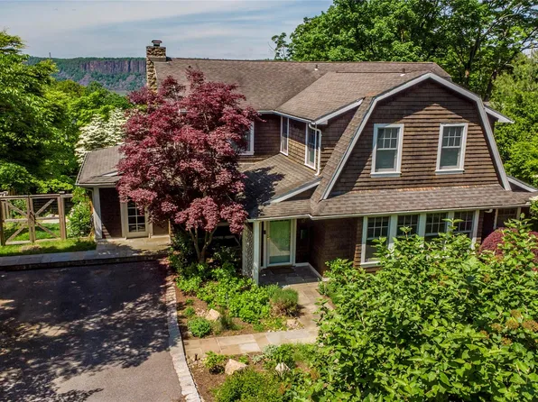 17 Circle Drive, Hastings-on-Hudson, NY 10706