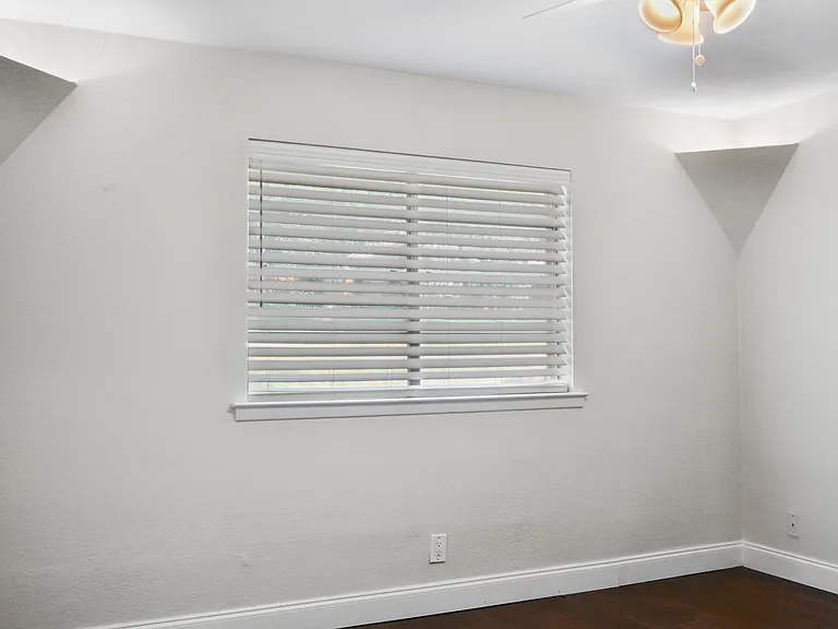 613 Overland Trl — Photo 9