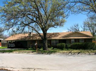 1507 S Cliff St, Decatur, TX 76234