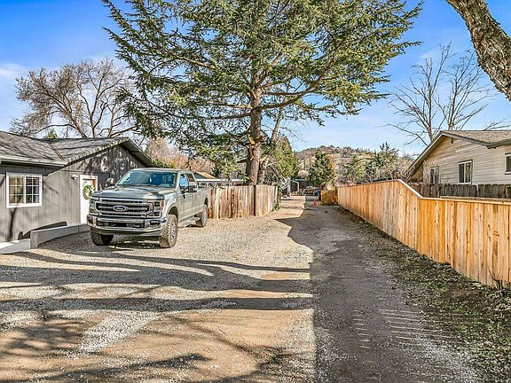 5th image of 3065 Griffin Creek Rd