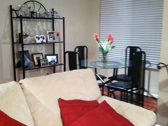 5th image of 1004 Villas Ct