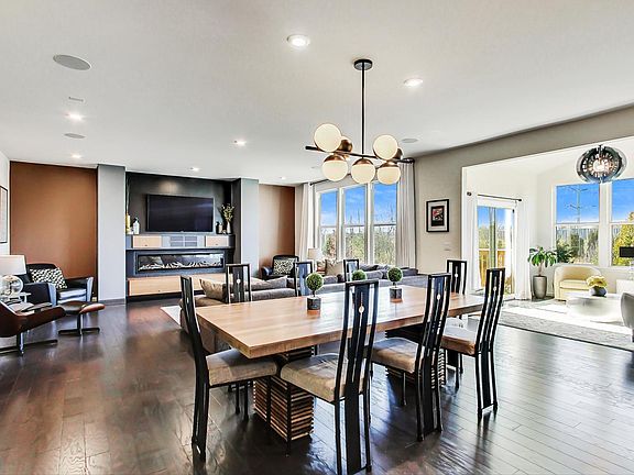 3rd image of 416 S Miller Ct