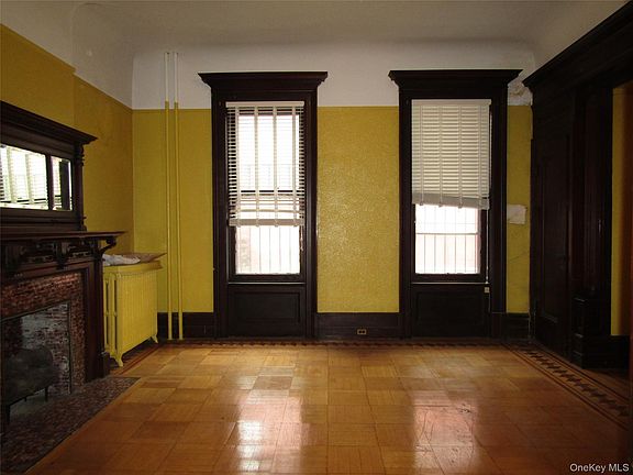 5th image of 903 Saint Marks Avenue