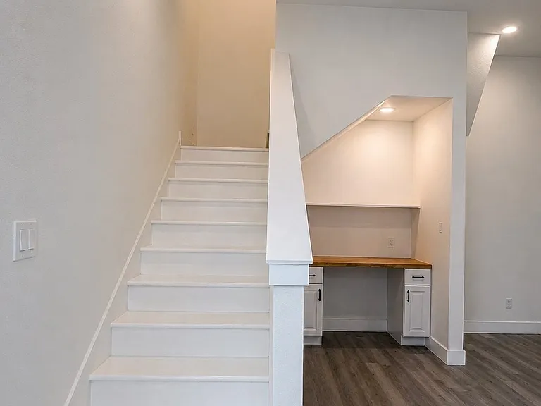 2224 Hercules Dr — Photo 8
