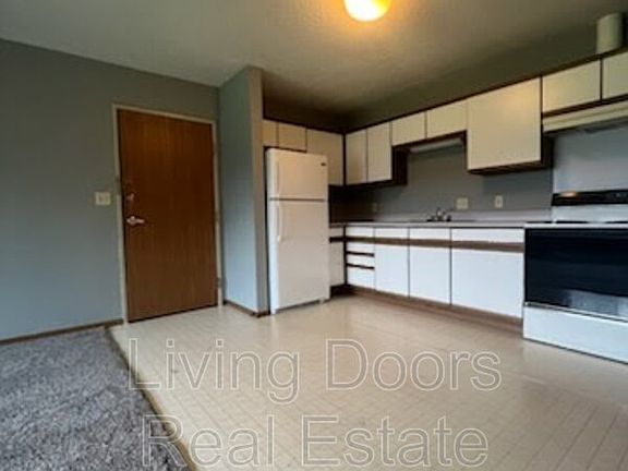 2nd image of 607 S Washington St #8