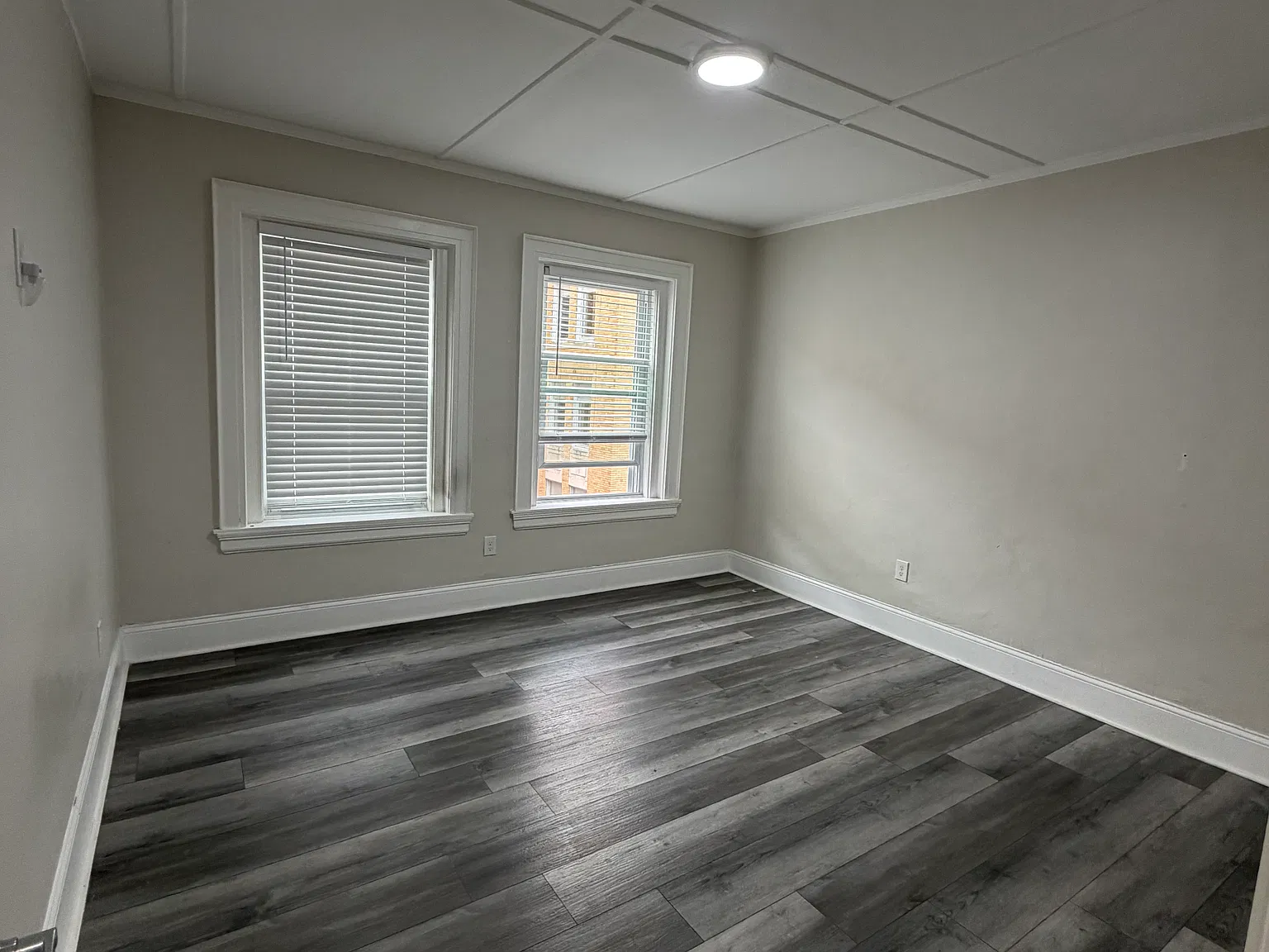 3 bed, 1028 sqft, $2,350 — Photo 3