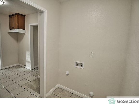 3rd image of 2728 Willow Pl #B
