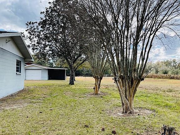 3rd image of 28748 Lindenhurst Dr