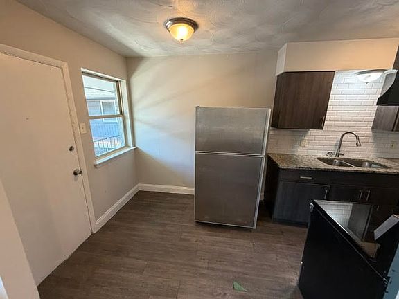 4th image of 723 N Marsalis Ave APT 207