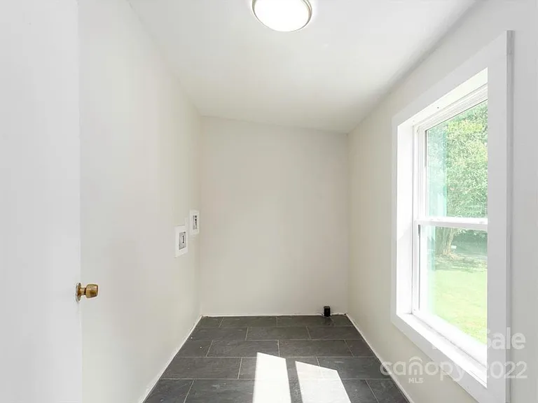 417 Beech St — Photo 1