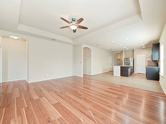5th image of 516 Stonebrook Dr