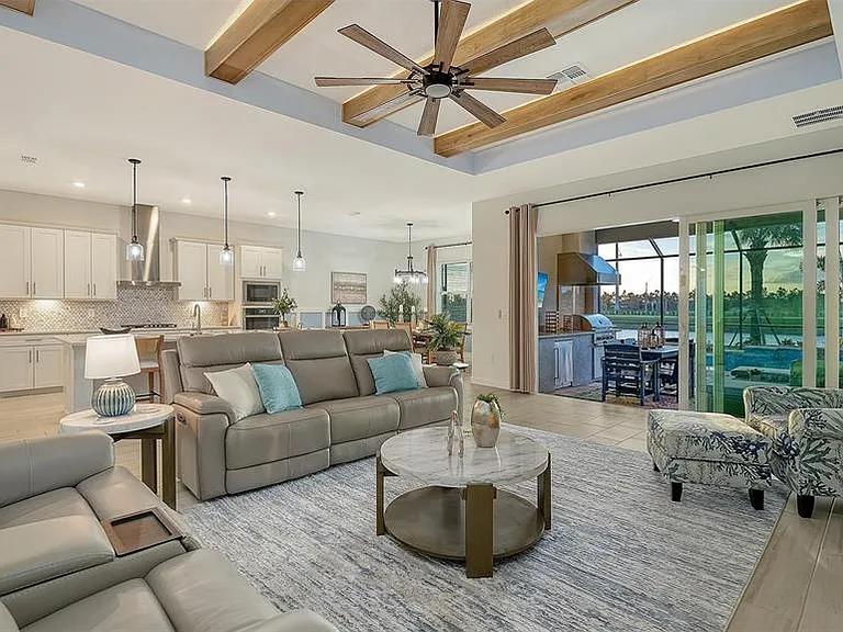 5612 Lightning Whelk Ln — Photo 11