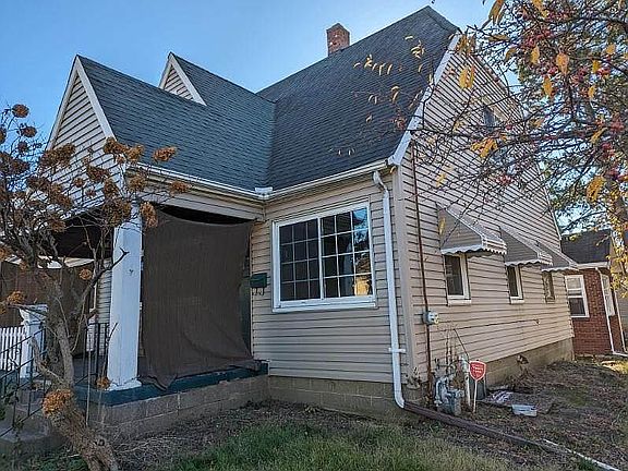 3rd image of 800 E Corrington Ave