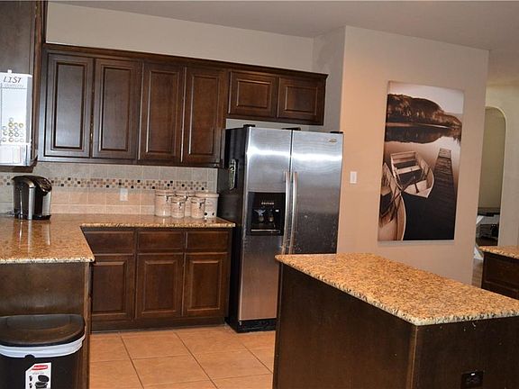 4th image of 20905 Bellerive Dr