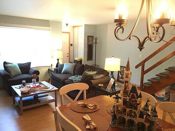 4th image of 18 Belmar Dr E