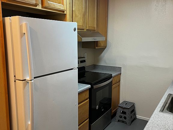 5th image of 212 C St #212