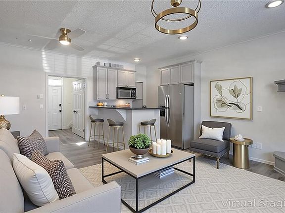 5th image of 903 W 41st Pl