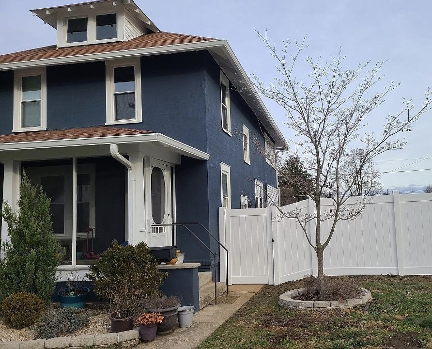 1st image of 302 N 11th St