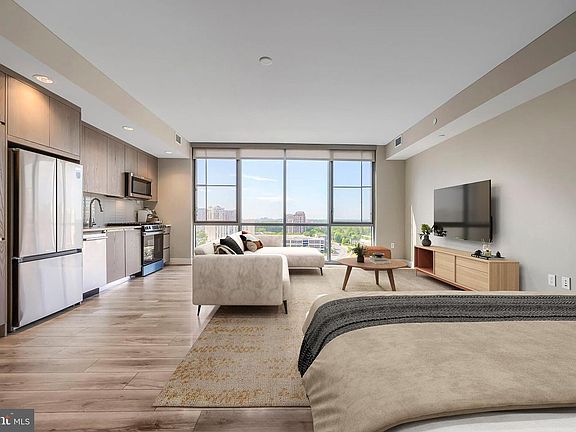3rd image of 930 Rose Ave #1603