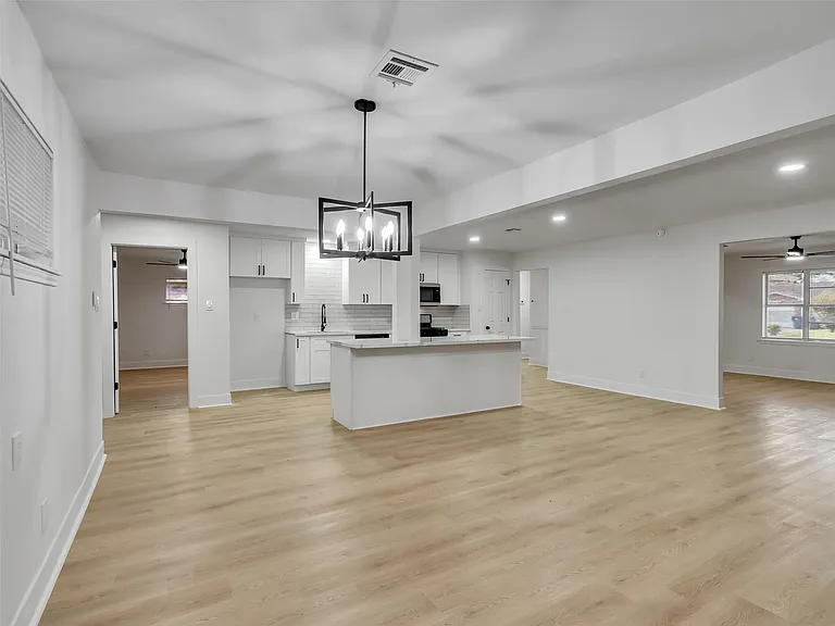 6026 Diamond Ct — Photo 8