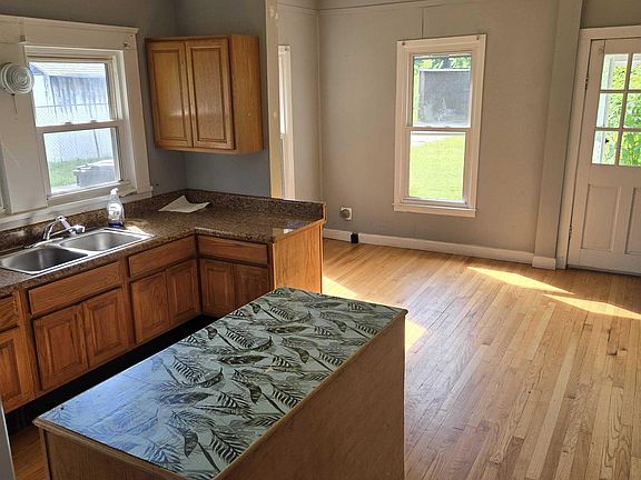 3rd image of 2202 Edgewood Ave