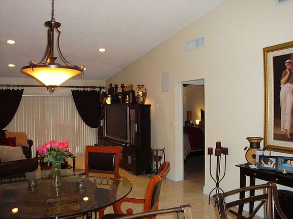4th image of 9257 Wedgewood Ln #C12