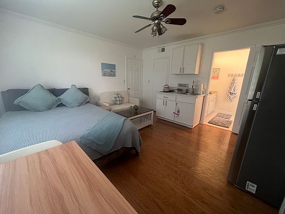 Ceiling fan, desk/dinner table, coffee table