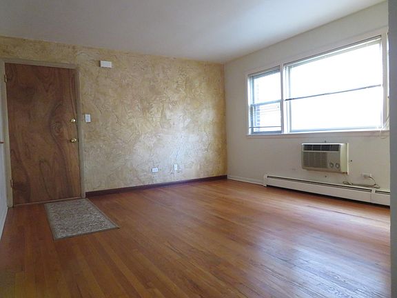 3rd image of 4431 Prescott Ave APT 2D