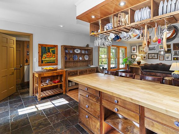 5th image of 1680 Sussex Ct