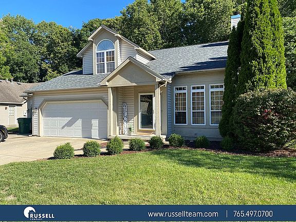 2nd image of 714 Bur Oak Ct W