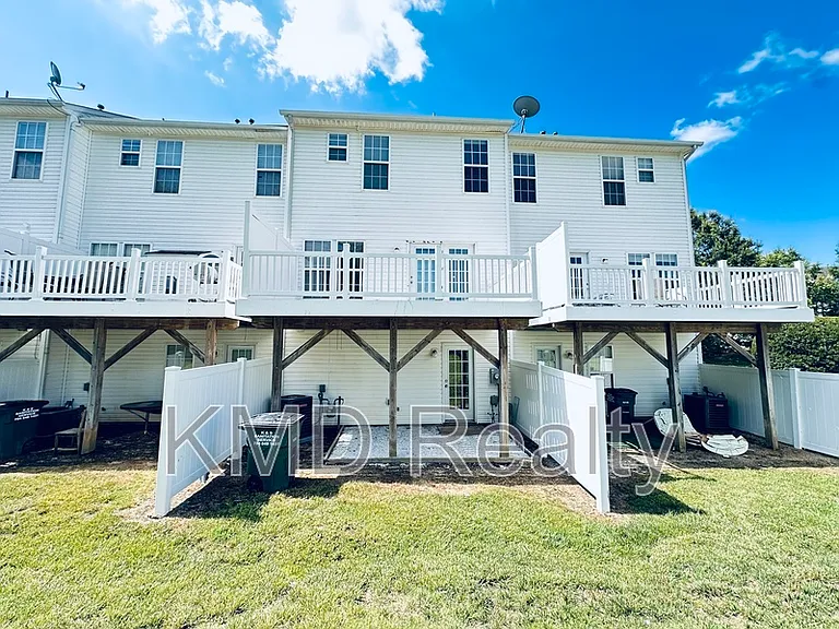 940 Tiger Ln — Photo 22