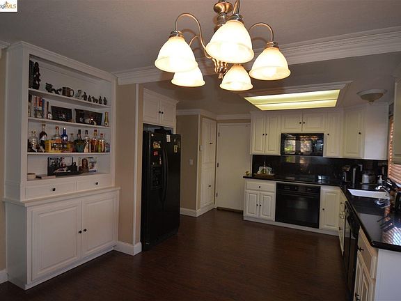 4th image of 2333 Cordoba Way