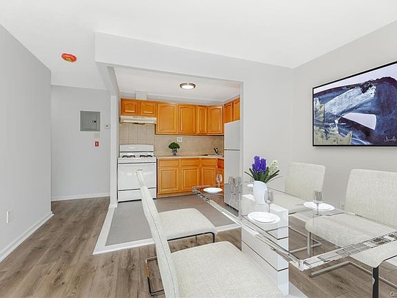 5th image of 1313C Clay Ave