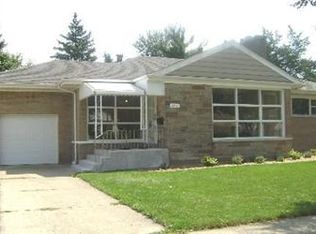 1951 Hawthorne Ave, Westchester, IL 60154