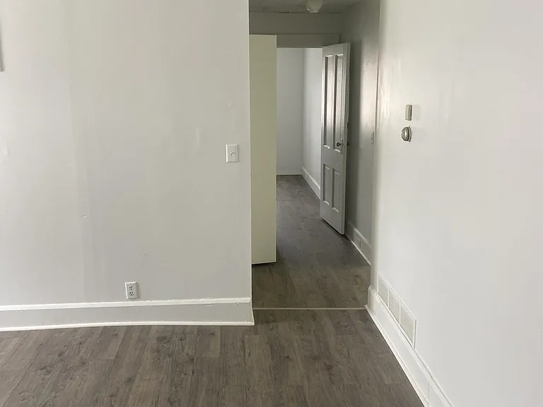 121 1/2 W Main St #B — Photo 4